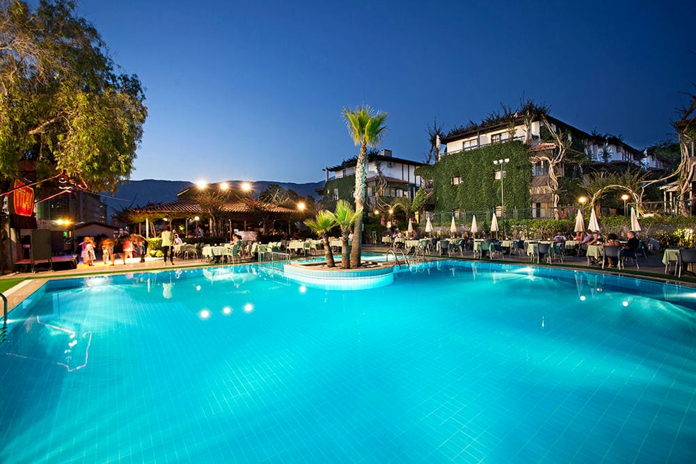 Club Titan Hotel 4*