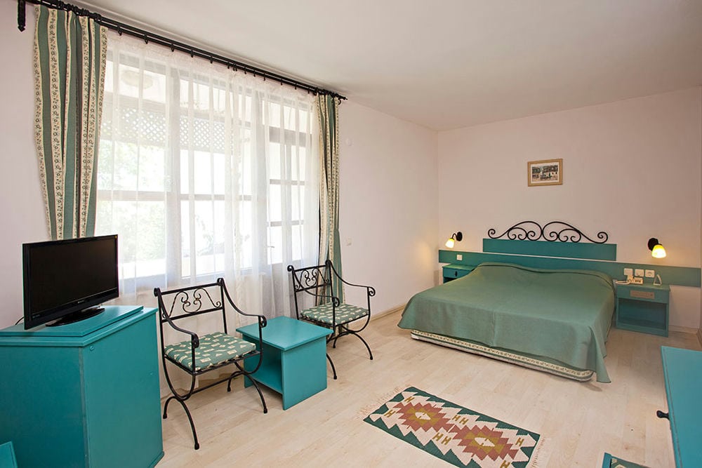 Club Titan Hotel 4*