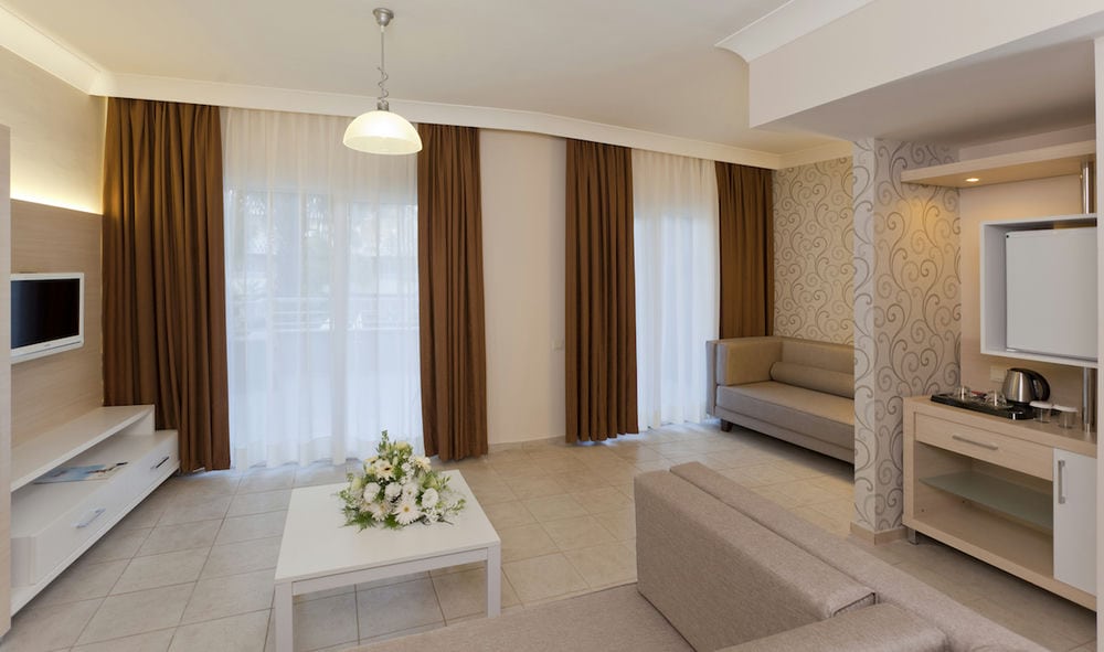 Club Mermaid Village 4*