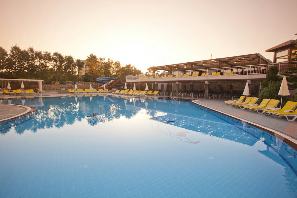 Club Mermaid Village 4*