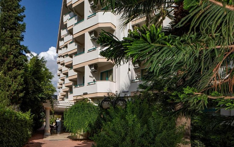 Club Mirabell Hotel 4*