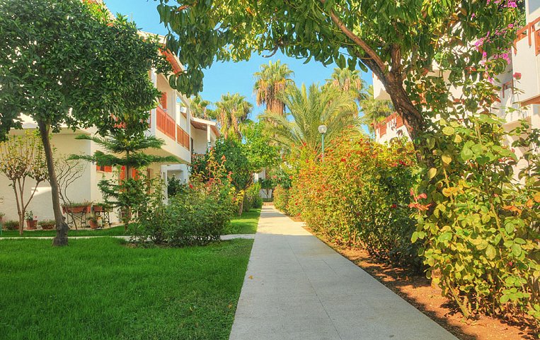 Antik Hotel & Garden 4*
