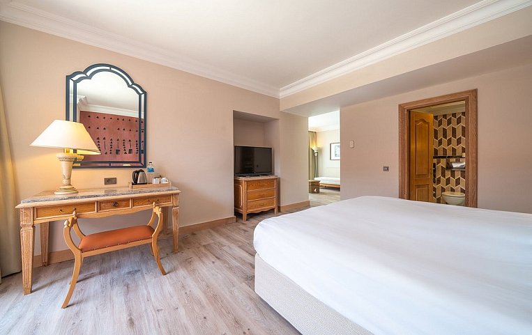 The Norm Oriental 5*