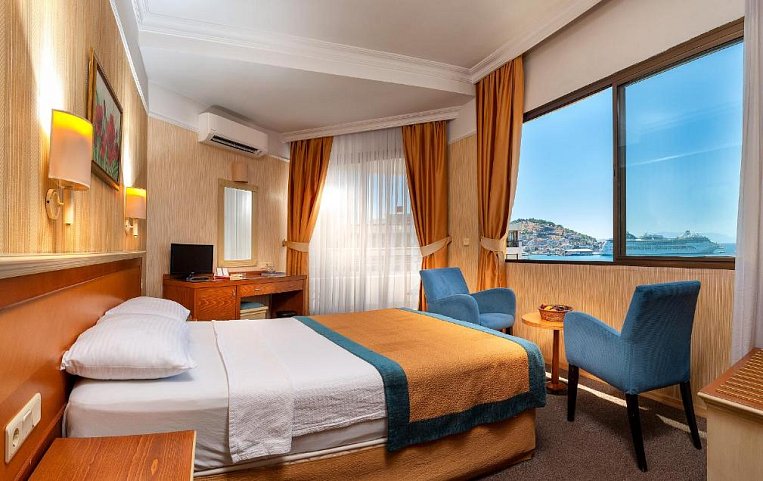 Palm Hotel 4*