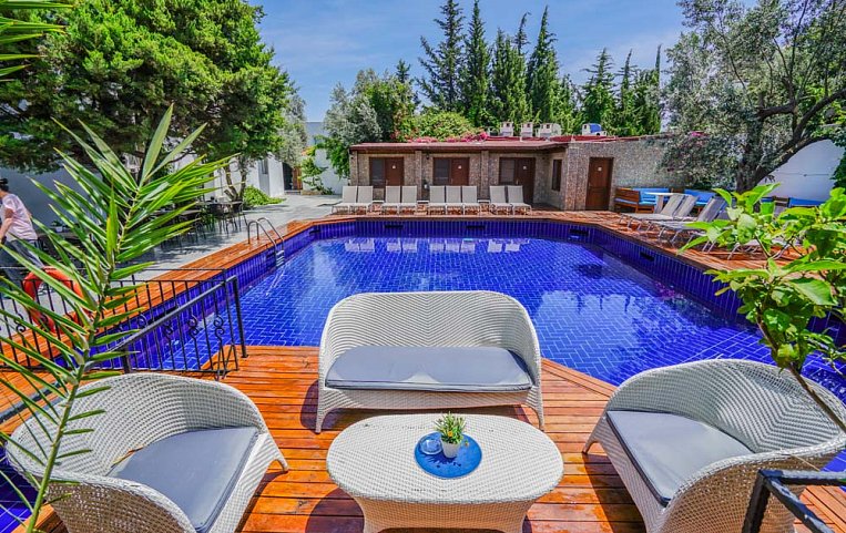 Costa Centro 3*