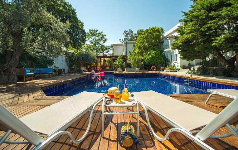 Costa Centro 3*