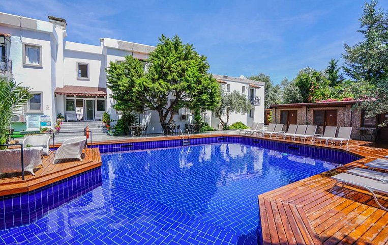 Costa Centro 3*