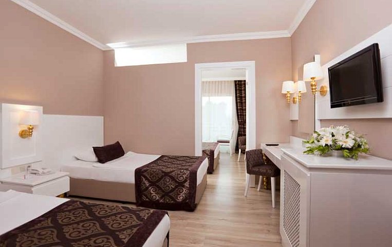 Serenis Hotel 5*