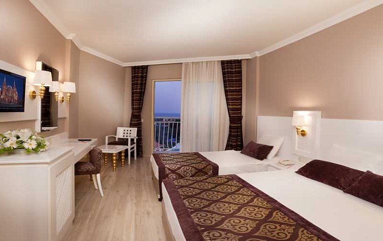 Serenis Hotel 5*