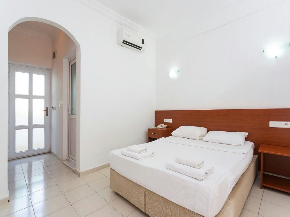 Kriss Hotel 3*