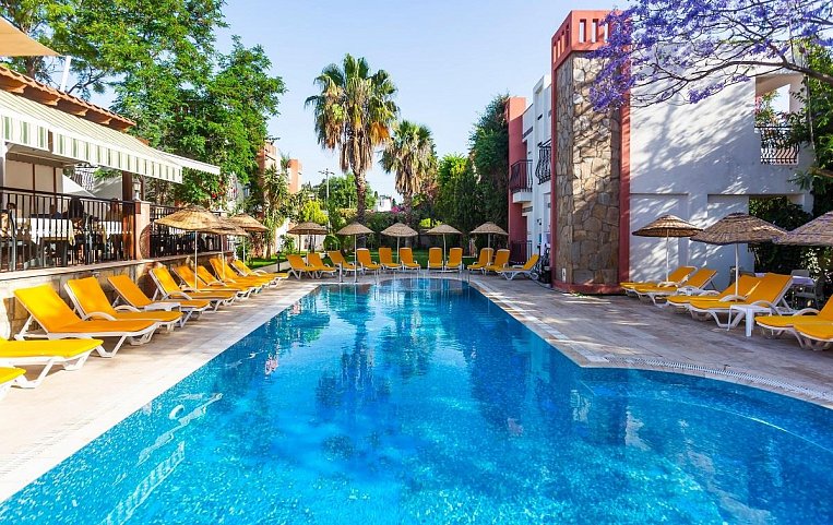 Kriss Hotel 3*