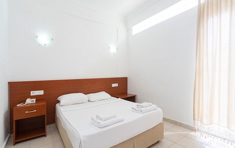 Kriss Hotel 3*