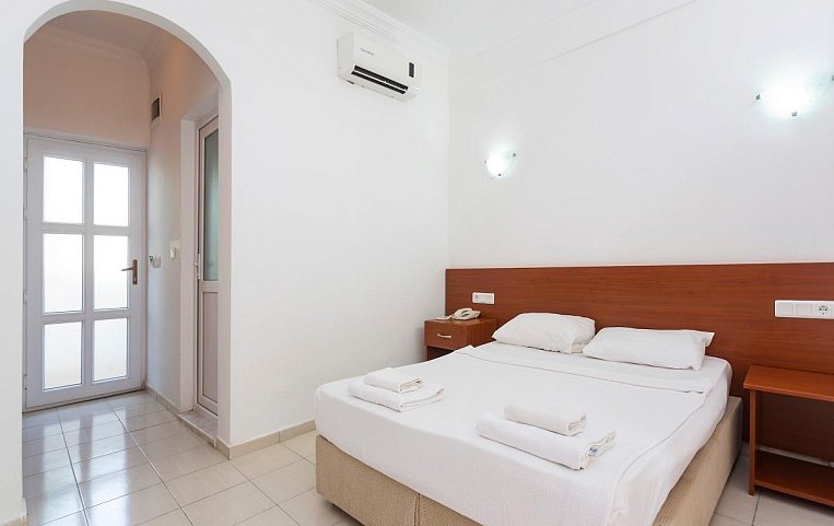 Kriss Hotel 3*