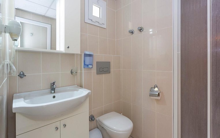 Kriss Hotel 3*