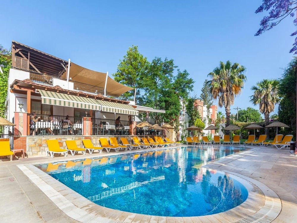 Kriss Hotel 3*