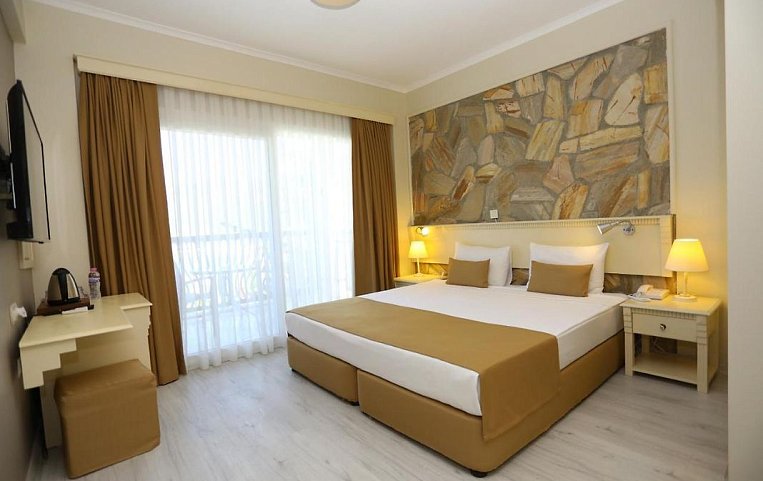 TrendLife Hotels Torba 4*