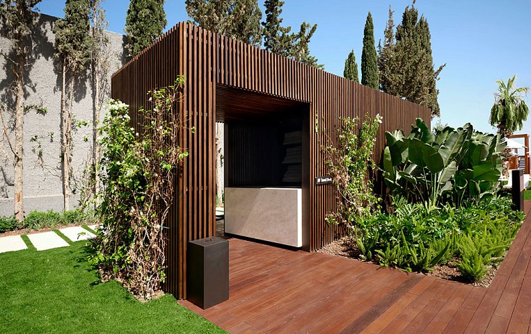 Caja By Maxx Royal Boutique