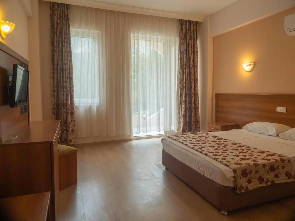 Alexius Beach Hotel 4*