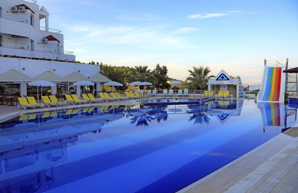 Roseira Beach Resort 4*+