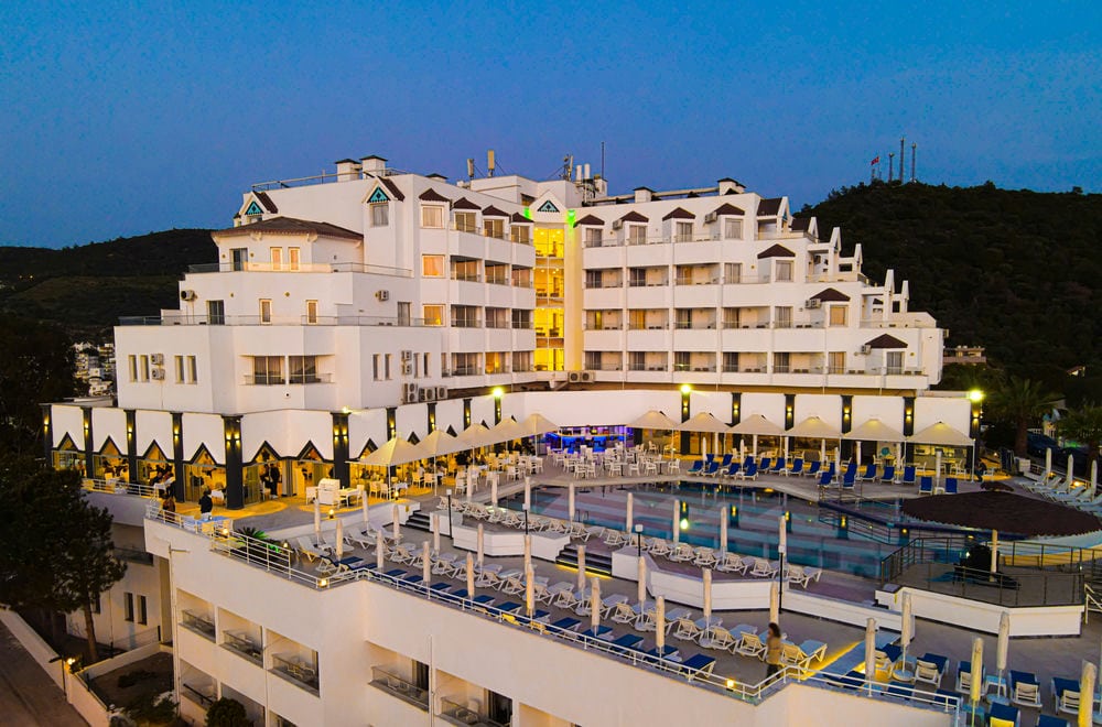 Roseira Beach Resort 4*+