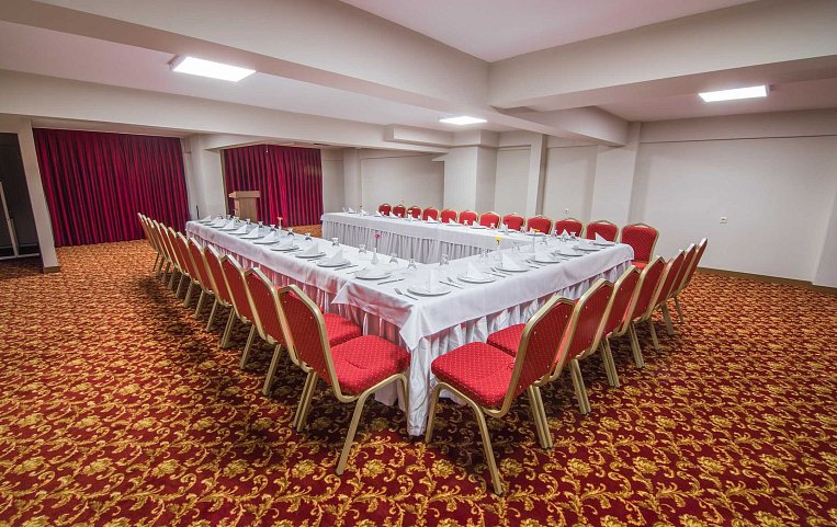 Roseira Beach Resort 4*+