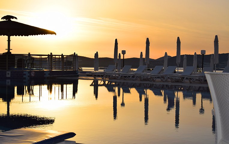 Roseira Beach Resort 4*+