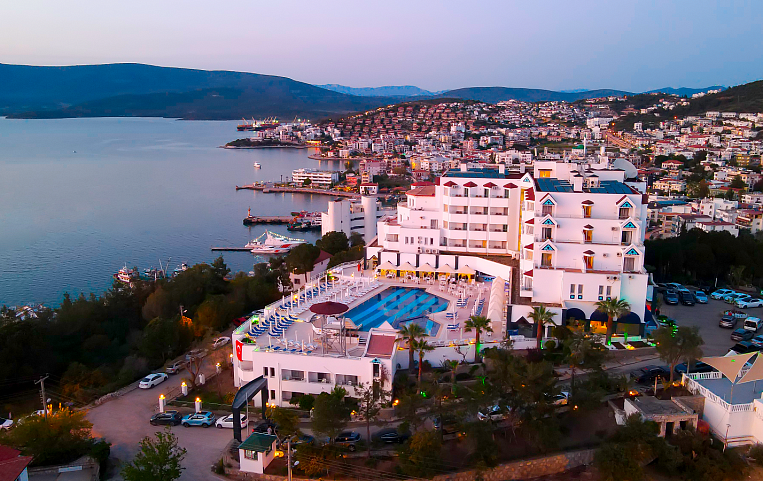 Roseira Beach Resort 4*+