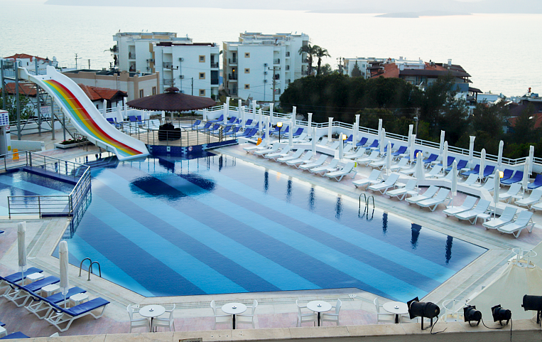 Roseira Beach Resort 4*+