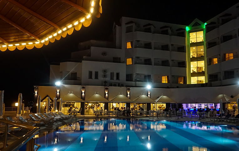 Roseira Beach Resort 4*+