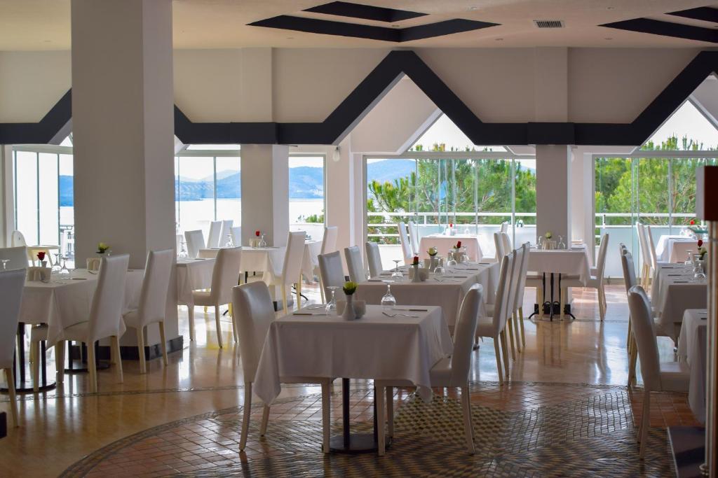 Roseira Beach Resort 4*+