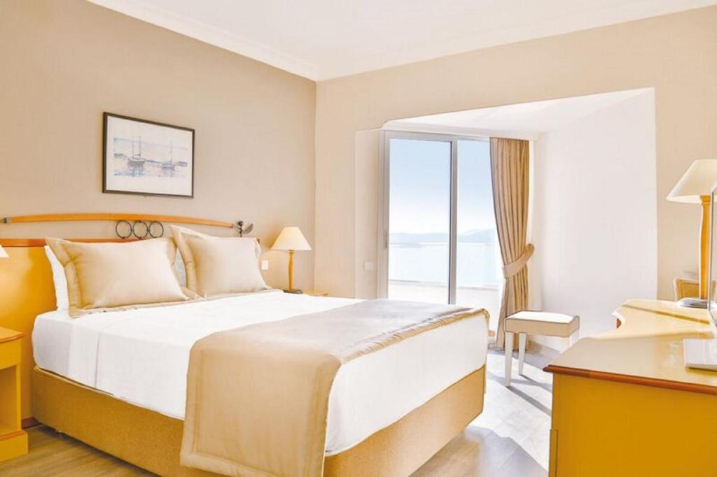 Roseira Beach Resort 4*+