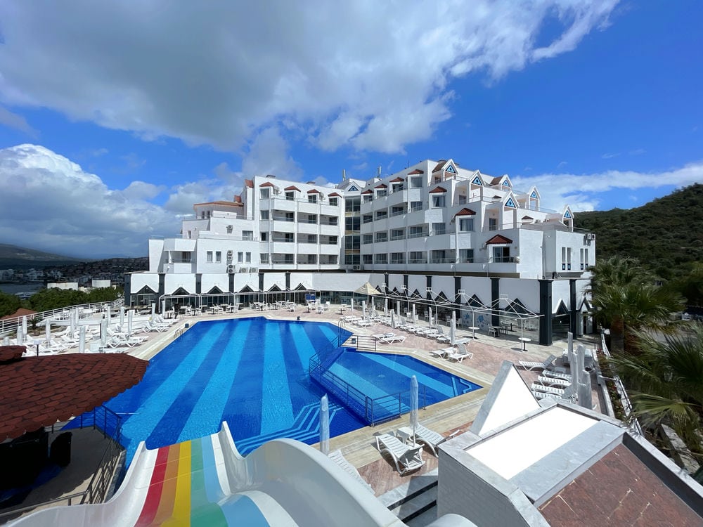 Roseira Beach Resort 4*+