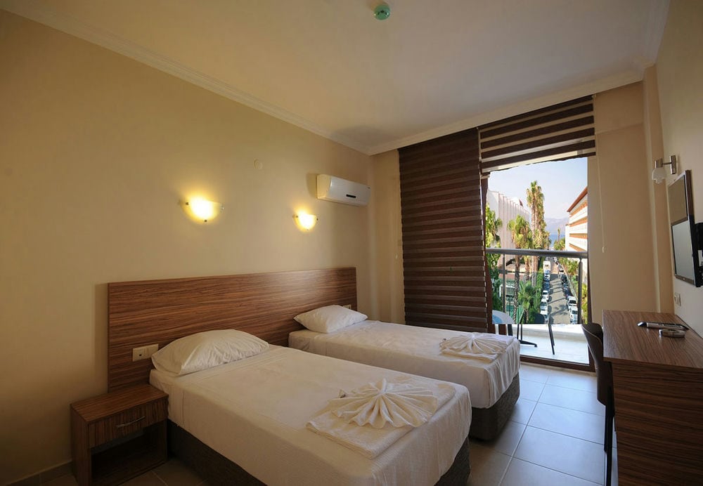 Astoria Beach Hotel 3*