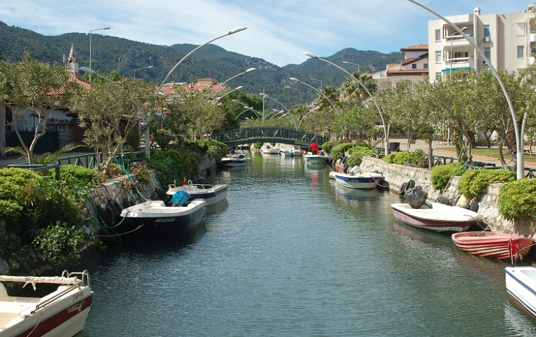 Astoria Beach Hotel 3*