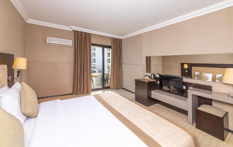 Faros Premium Beach 4*