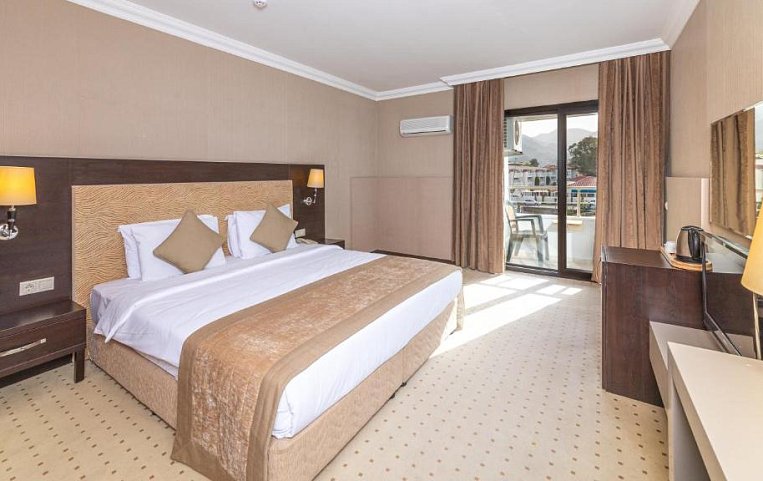 Faros Premium Beach 4*