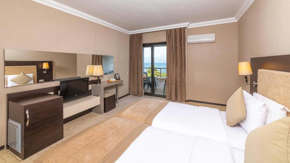 Faros Premium Beach 4*