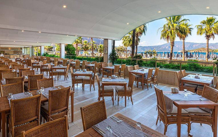 Faros Premium Beach 4*