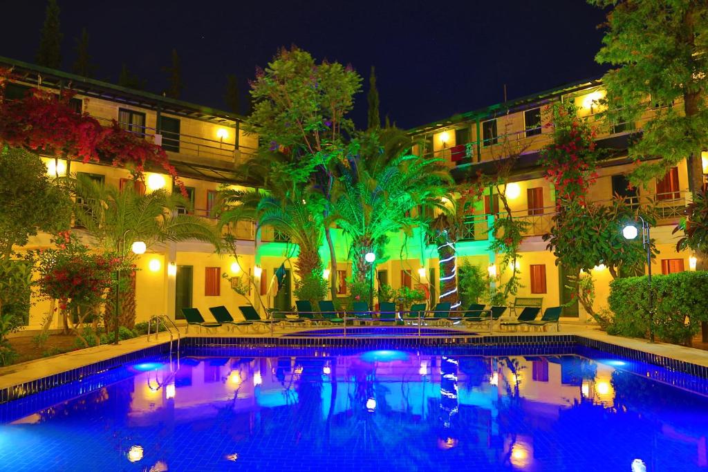 Blue Nuit Hotel 4*