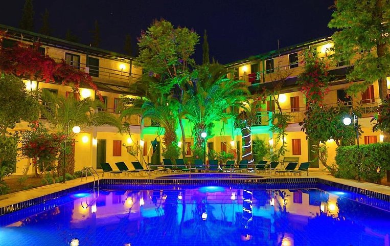 Blue Nuit Hotel 4*