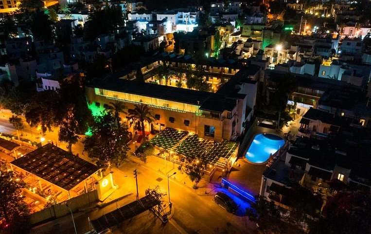 Blue Nuit Hotel 4*