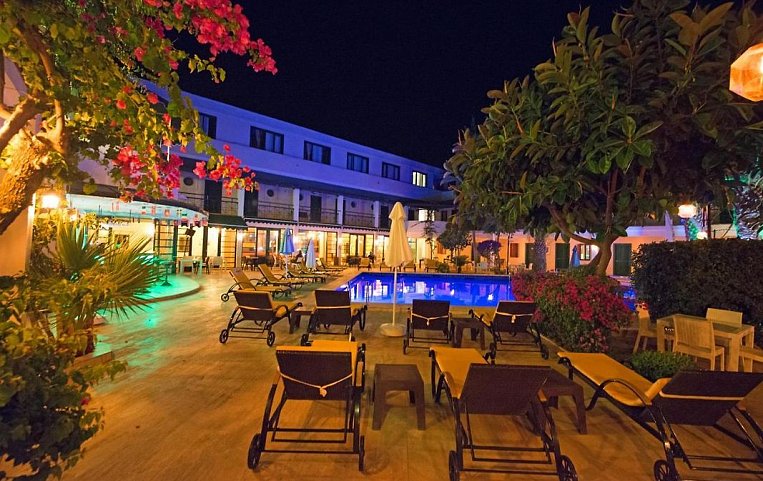 Blue Nuit Hotel 4*