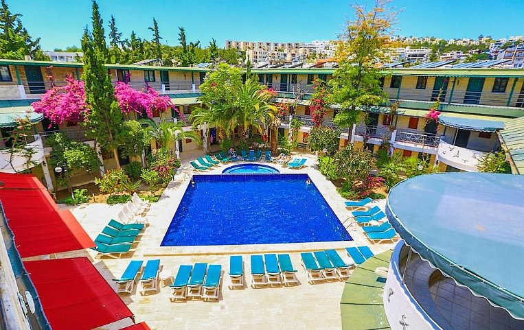 Blue Nuit Hotel 4*