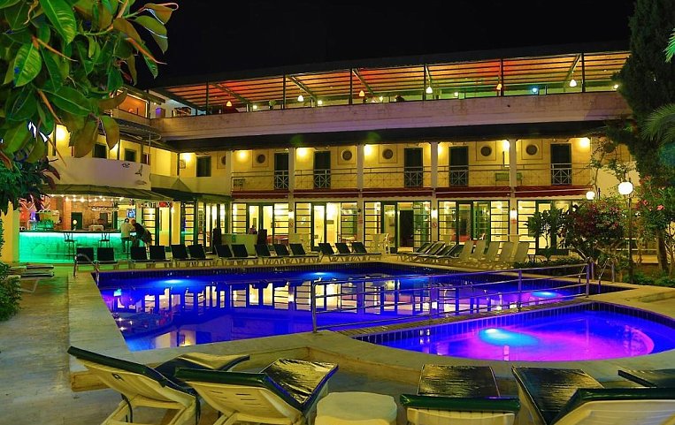 Blue Nuit Hotel 4*