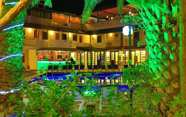 Blue Nuit Hotel 4*