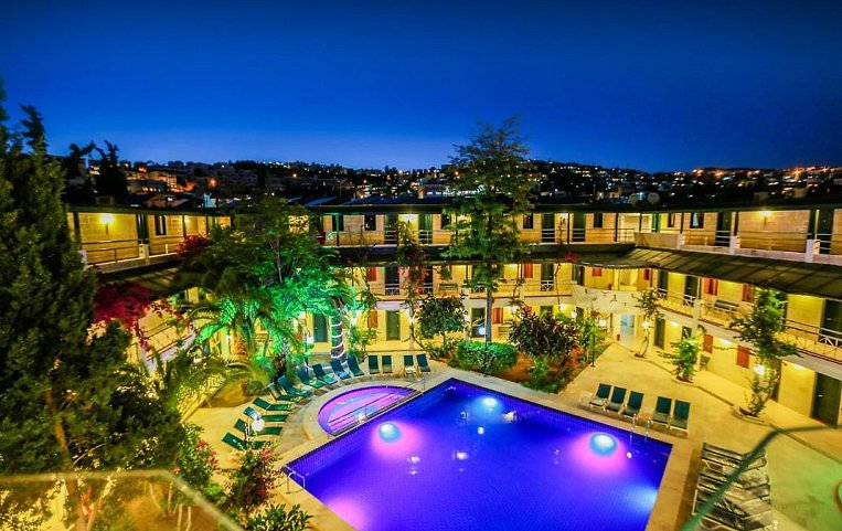 Blue Nuit Hotel 4*