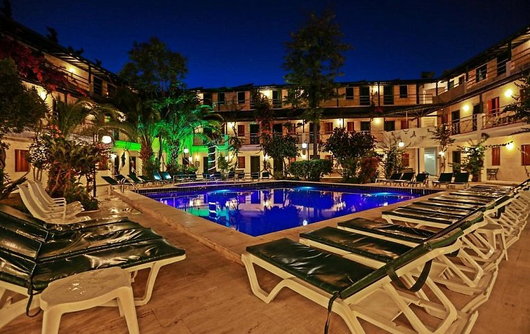 Blue Nuit Hotel 4*