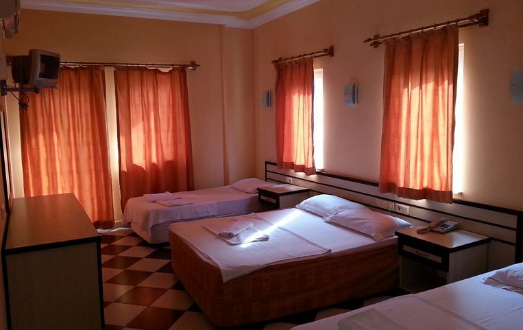 Santana Hotel 3*+