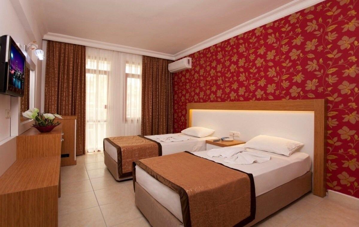 Diamore Hotel 3*