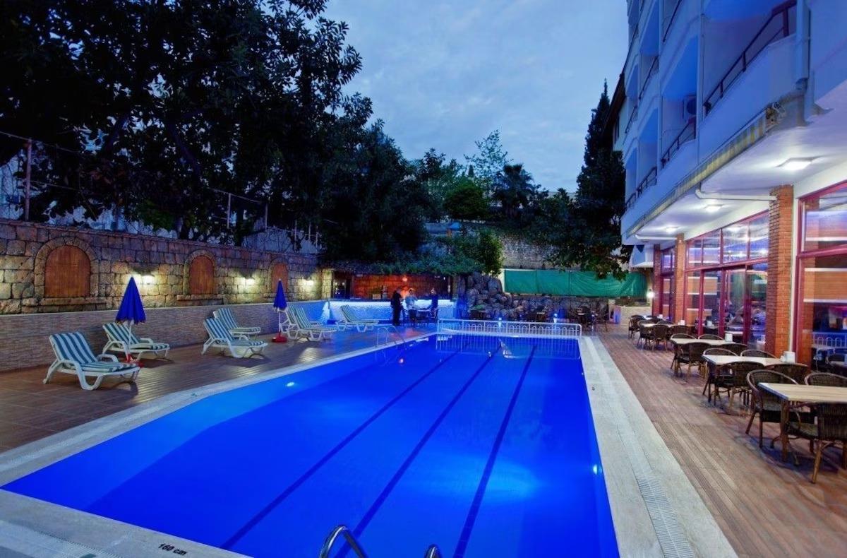 Diamore Hotel 3*